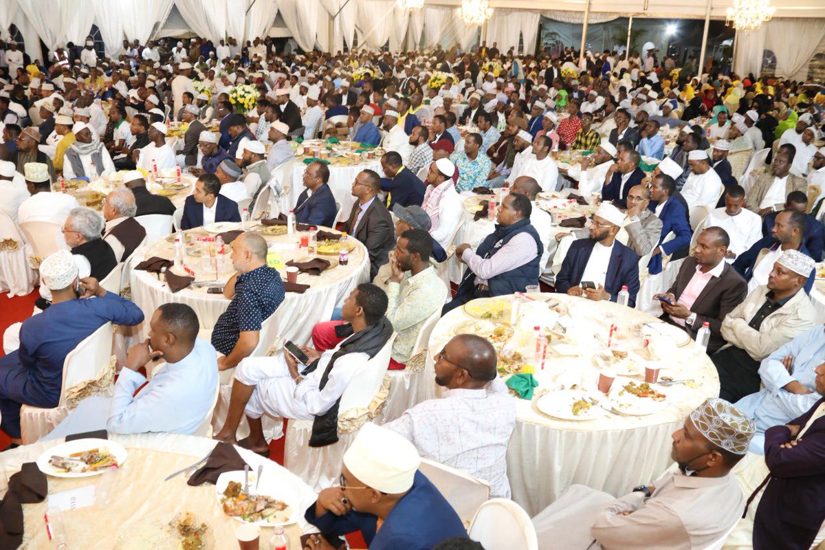 Ahmedkadar1's tweet photo. If anyone ever doubted that the pastoralist kingpin is the UNDISPUTED leader of the Ummah, it was evident at last night’s #IftarWithWsR. Speaker after speaker,al praise for NEP  supremo @HonAdenDuale that even DP @WilliamsRuto couldn’t hold back his kind words for his bosom buddy https://t.co/AvMFsBpK7J