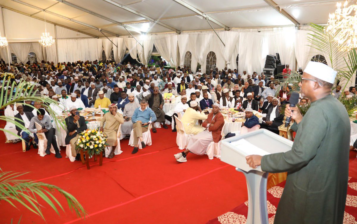 Ahmedkadar1's tweet photo. If anyone ever doubted that the pastoralist kingpin is the UNDISPUTED leader of the Ummah, it was evident at last night’s #IftarWithWsR. Speaker after speaker,al praise for NEP  supremo @HonAdenDuale that even DP @WilliamsRuto couldn’t hold back his kind words for his bosom buddy https://t.co/AvMFsBpK7J
