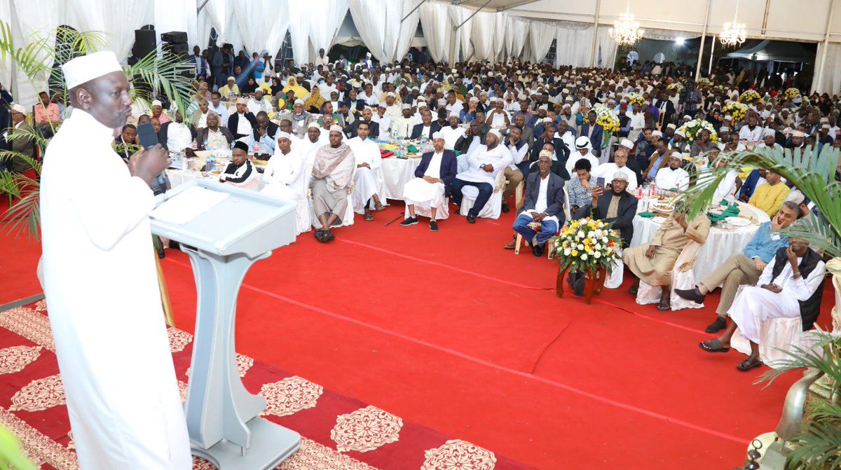 Ahmedkadar1's tweet photo. If anyone ever doubted that the pastoralist kingpin is the UNDISPUTED leader of the Ummah, it was evident at last night’s #IftarWithWsR. Speaker after speaker,al praise for NEP  supremo @HonAdenDuale that even DP @WilliamsRuto couldn’t hold back his kind words for his bosom buddy https://t.co/AvMFsBpK7J
