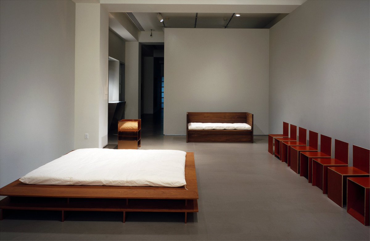 campcollar's tweet image. 한참 넬슨베드에 빠져있다가 요즘 꽂힌 침대는 도널드 저드 침대. 플랫폼 베드의 끝판왕이고 저드 가구치고는 생각보다 저렴하다. 정말 너무 멋있어.