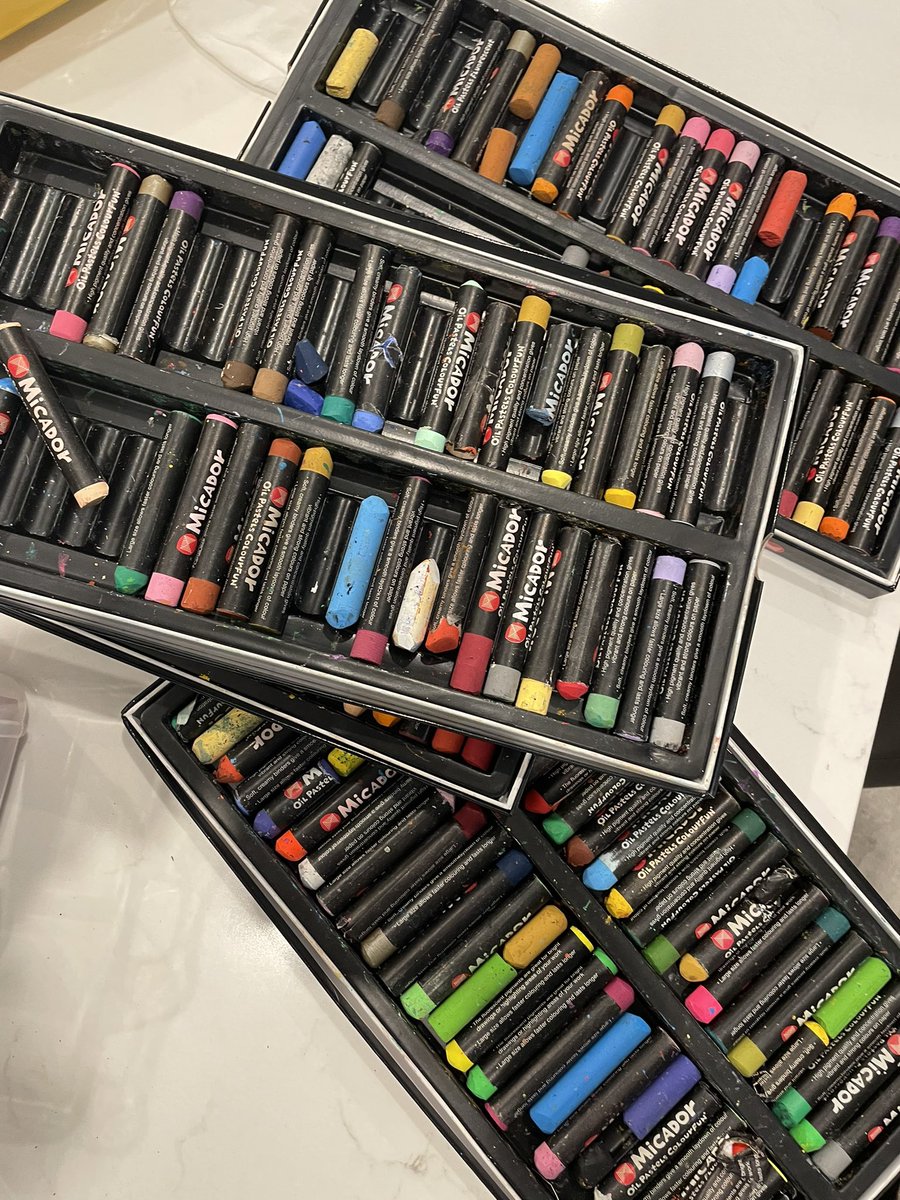 15 boxes of miscellaneous oil pastels just found a new home.. why is this so satisfying?! 😅