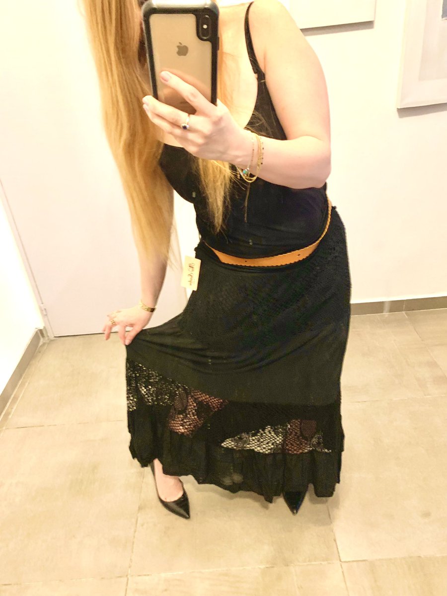 Scolu6's tweet photo. Jupe bohème noire avec ceinture simili cuir à vendre au prix de 29€. Tissu coton et dentelle. Elle est doublée. Taille unique. Neuve avec étiquette. Si vous êtes intéressé, merci de m’écrire en mp. Envoi possible #boheme #jupe #jupeboheme #vetementfemme https://t.co/V8VeNlUbuT