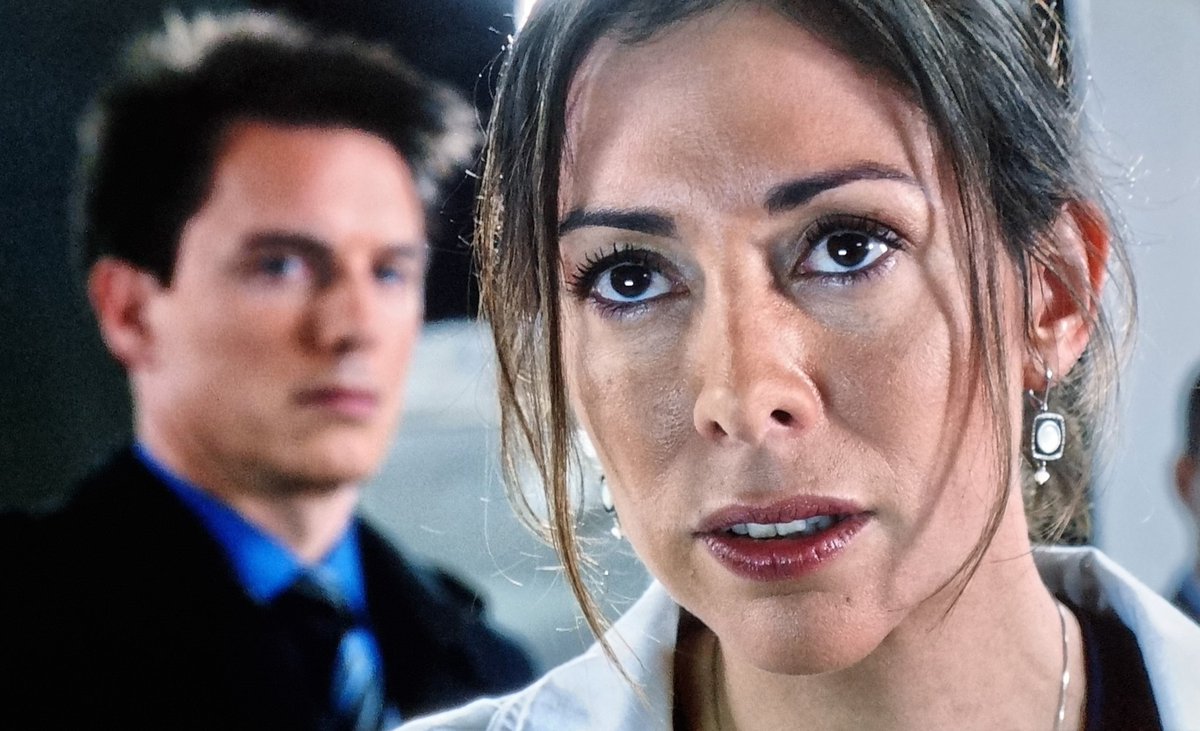 Xandra732's tweet photo. Torchwood - The New World Screencaps
Jack Harkness & Vera Juarez Pt 2
#Torchwood #MiracleDay #ArleneTur #JohnBarrowman
#WeStandWithJohnBarrowman https://t.co/W9bxkcORBs
