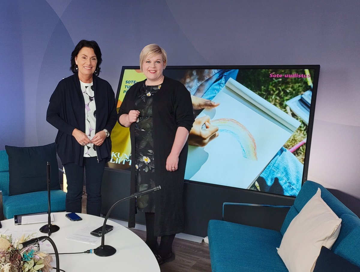 Sote-tulevaisuuspäivä valmiina starttiin!

Päivän käynnistävät <a href="/HannaTainio/">Hanna Tainio</a> ja valtiovarainministeri <a href="/AnnikaSaarikko/">Annika Saarikko</a> .

#kuntatalous #hyvinvointialue
<a href="/Kuntaliitto/">Kuntaliitto | Kommunförbundet</a> <a href="/VMuutiset/">Valtiovarainministeriö | Finansministeriet</a>

Seuraa lähetystä suorana,
kunta.tv/suorat-lahetyk…