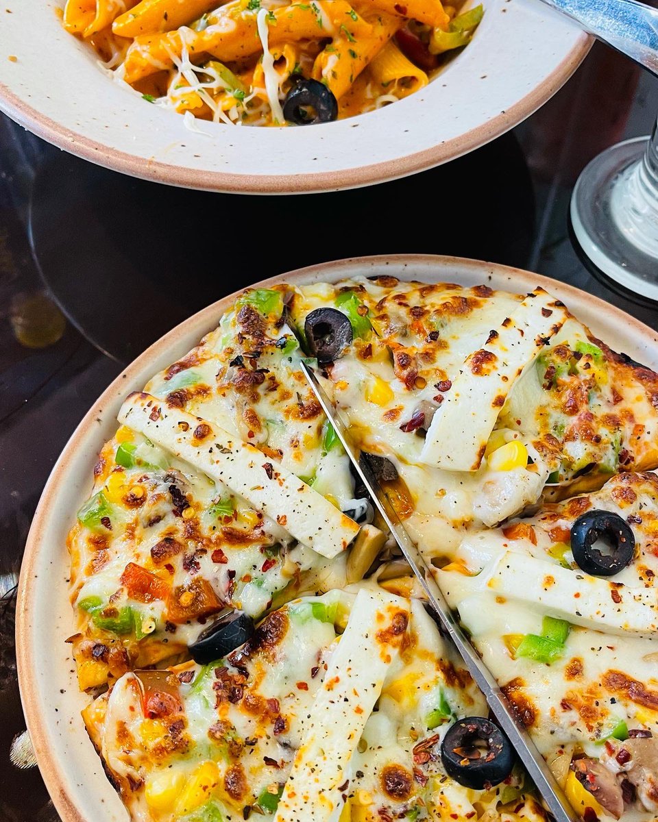 #pizza #pasta #mojitos #italiancuisine #italianfood #dehradunfood #chillvibes #Friends #family #fun #india