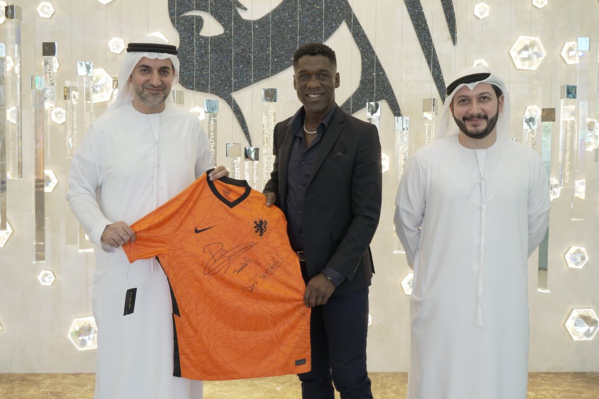 aljalilauae's tweet photo. Our CEO @AkAlolama welcomed Dutch football legend Clarence Seedorf and his wife Sophia Makramati to #AlJalilaFoundation to learn more about #AJFprograms and how we can work together to promote #philanthropy in #sports. 
#AJFpartnerships #Sports4Good #TransformLives https://t.co/zj2Sr51wBx