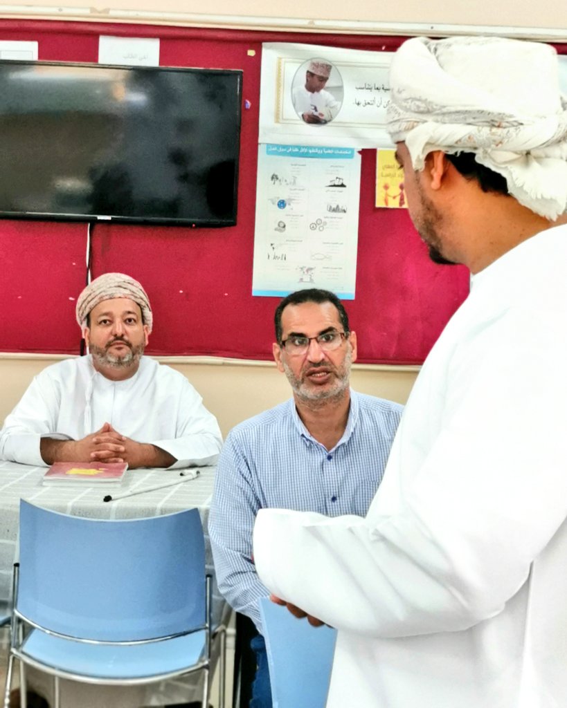 EduGovSbt1's tweet photo. في إطار تفعيل برامج الإنماء المهني قدم معلم مادة اللغة الإنجليزية الأستاذ سعيد الزهيبي ورشة عمل بعنوان "Teaching English as Second Or Foreign language" (Speaking) #مدارسنا_بأعيننا. https://t.co/nnzDH3RRQ5