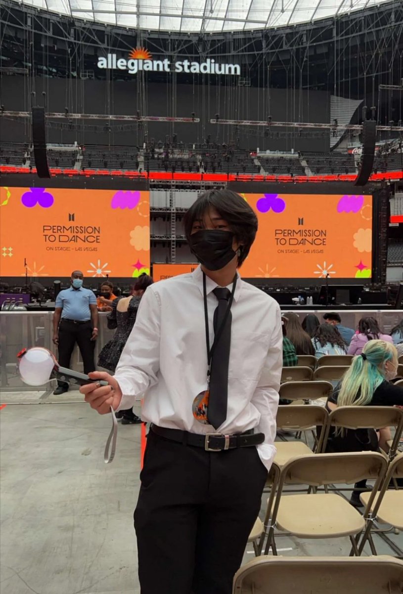 Pabixiao's tweet photo. @skizzle2233 This! Bcz it's my dream to meet NSB and BTS one day https://t.co/jEn0IDxf7o