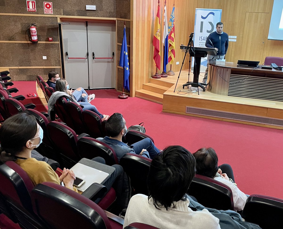 isabial_iis's tweet photo. 📌 @isabial_iis retoma las sesiones clínicas en el @GVAsalualicante 

👨‍🔬 El investigador @YoelMontoyo aborda la «Expresión genética de puntos de control inmunológicos y vías relacionadas en #cáncer de #mama»

El experto presenta un #estudio clínico-patológico e in vitro https://t.co/4VvaL36ATv