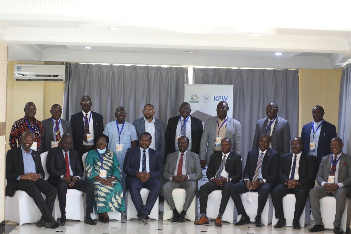 iucea_info's tweet photo. Permanent Secretaries from Ministries in charge of EAC Affairs, Vice Chancellors, and Students during the induction workshop for the 2nd cohort of the EAC Scholarship Programme in Dar es Salaam, Tanzania. https://t.co/TffzjF8gYc