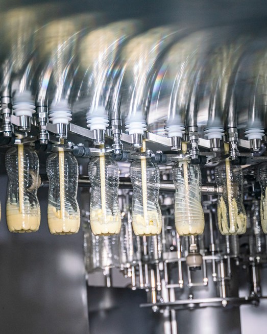 KronesAG's tweet photo. Bye bye germs!๐ฆ Thanks to its different sterilisation methods, our #Contipure AseptBloc provides a protected atmosphere for your products. This module is perfect for high-acid products and uses only one sterilising medium: H2O2!๐ฎ #Krones #KronesAG #GermanBlingBling https://t.co/ONwVVpxJXz