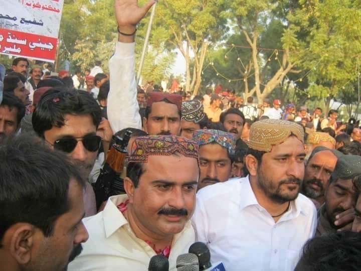 ZainabKhuhawar's tweet photo. یہ وہ ہیں کہ جو ہیں تو تم ہو
یہ نا ہوں تو تمہارا نشان نه هو
#TributeToBakhoriMoriShaheeds https://t.co/O48b4QeGeu