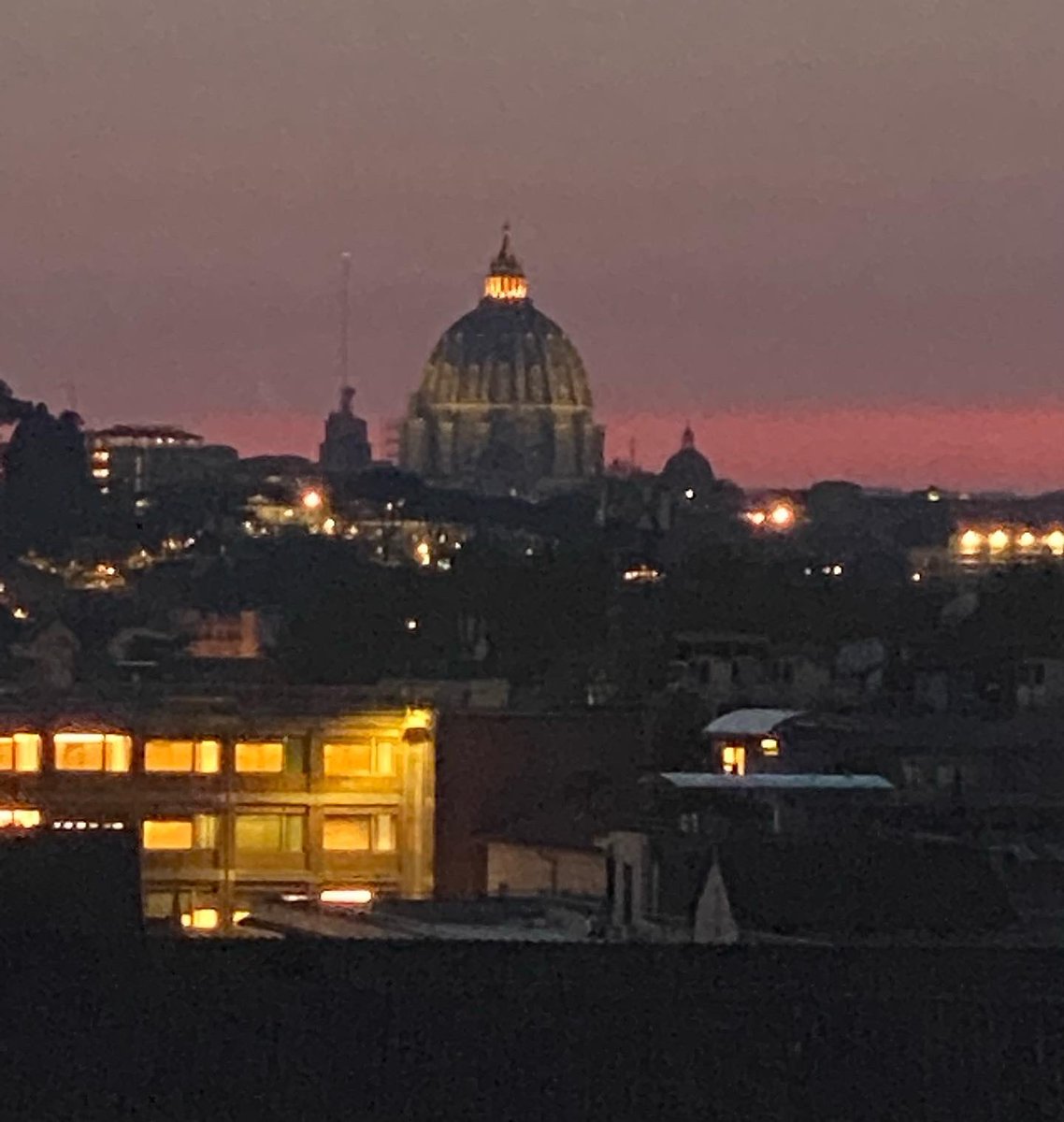 GiorgioMColombo's tweet photo. #natalediroma https://t.co/jVfAb1pK6J