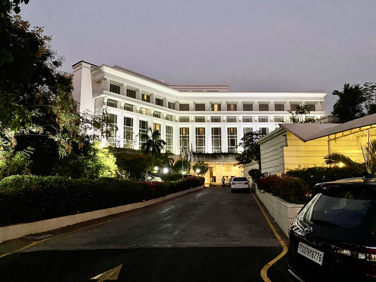 rahulstuffs's tweet photo. @ITCHotels Kakatiya is situated in the heart of commercial district of Hyderabad which iconic view of Hussain Sagar lake I booked Towers for one night with B/F. Checkin process was smooth.
2/n
#indianmilesguide https://t.co/aSWoe81Lgt