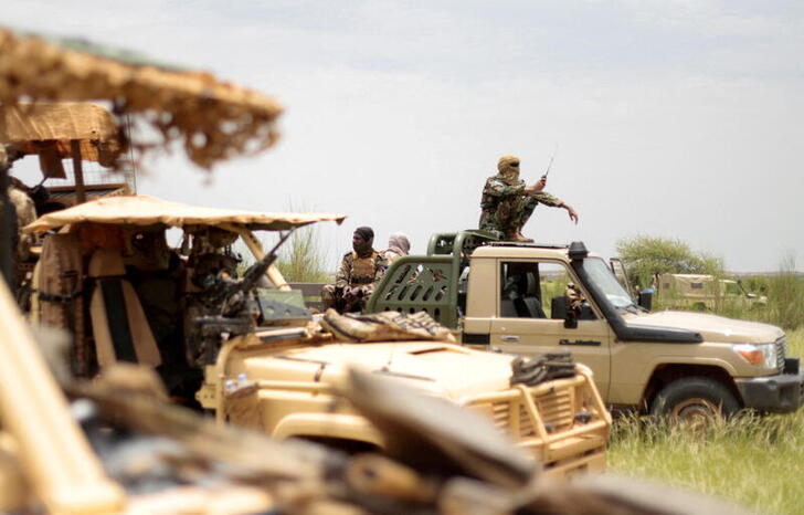 ReutersAfrica's tweet photo. The United Nations is "extremely concerned" that Mali has prevented its investigators from visiting a town where local troops and suspected Russian fighters allegedly killed hundreds of civilians, the world body said on Wednesday. https://t.co/tP609Nm4m6 https://t.co/i9p9PQfVv4