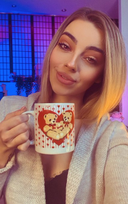 A cup of tea a day, keep worries away! ❤️ #NationalTeaDay  I am online now. https://t.co/VAKjJaMPNQ @F4FTraining<a href="/tag/nationalteaday"class="tags">#NationalTeaDay</a>