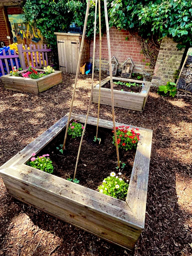 OrchardInfant's tweet photo. Did somebody say summer term?! Children in reception have been hard at work looking after the nature garden and growing vegetables! Look at the brilliant signs they have made too, “Don’t touch the radish” 🌳🌿🌸🥕 https://t.co/kyh8Cxc7E2