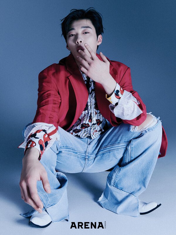 wdohwanpics's tweet photo. Dohwan in the May issue of Arena Homme+ 

#사냥개들 #Bloodhounds #우도환 #WooDoHwan #아레나코리아 https://t.co/fJoZHgbBtf