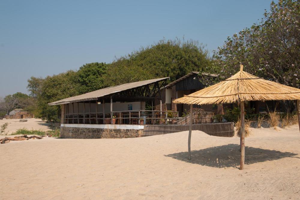 malawigirlsrock's tweet photo. The accommodation offers a children's playground. Barbecue facilities are available and guests can also relax in the garden or in the shared lounge area.

#DestinationMalawi 
#VisitMalawi
#WarmHeartOfAfrica🇲🇼♥️ https://t.co/X27bgOea2n