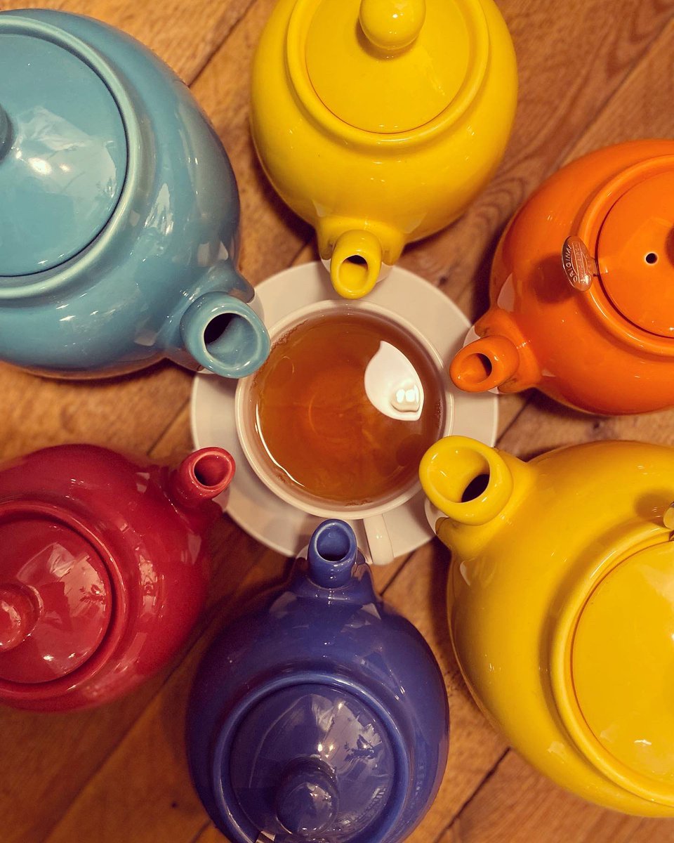 keepstea's tweet photo. It’s National Tea Day! Also, it’s Queen Elizabeth’s Birthday-Happy Birthday, Mam!
🫅
#nationalteaday #teaday #brewmoredomore #lovetea #looseleaftea #teabrewing #propertea #teapots #homemadecakes #independentcafe #londonpottery #teapoetry #johnagard #alternativeanthem https://t.co/0kqnGP4uhG