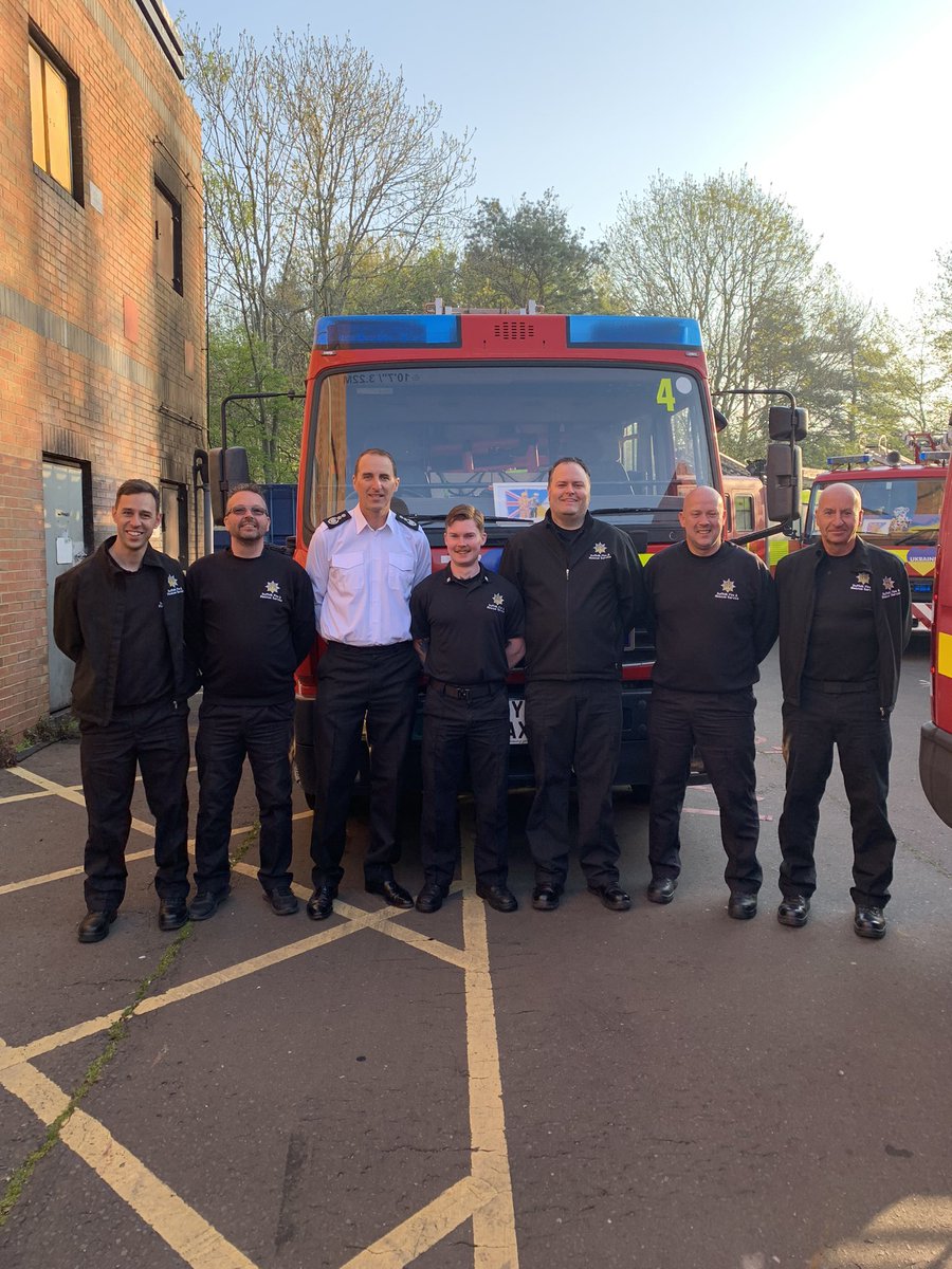 Great to see some old <a href="/SuffolkFire/">Suffolk Fire & Rescue Service</a> colleagues this morning as they left on the <a href="/NFCC_FireChiefs/">National Fire Chiefs Council</a> <a href="/FIRE_AID_UK/">FIRE AID and International Development</a> convoy of fire engines and equipment to Ukraine 🇺🇦 🚒🚒👏👏