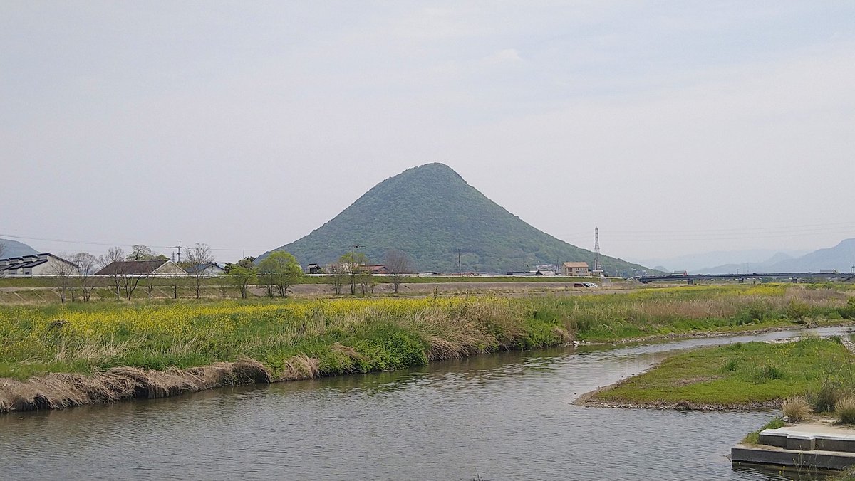 manten_hansuke's tweet photo. 4月22日は【讃岐富士の日】

明日は、9時からイベントの司会
そして、登る予定

それも土のうを運ぶ

お時間ある方は
ぜひ参加してみてください

#讃岐富士
#飯野山
#讃岐富士の日
#422m https://t.co/eVOfsSXWJM