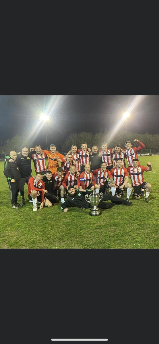 Lesnelson1709's tweet photo. @OfficialYAL congratulations to Middleton FC on last nights Leeds and District cup win. Well done fellas ⚽️⚽️⚽️ https://t.co/x2AIb9VhOm