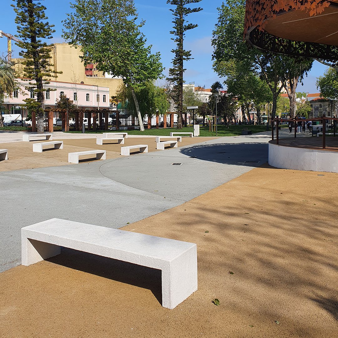 grupoamop's tweet image. Improvement of Figueira da Foz Municipal Garden 

Shot blasted Amop benches, finished in Lioz Stone.
Recovered after more than two decades, only with water pressure.

#amop #urbanfurniture #streetfurniture #mobiliariourbano #concretefurniture  #concretebench