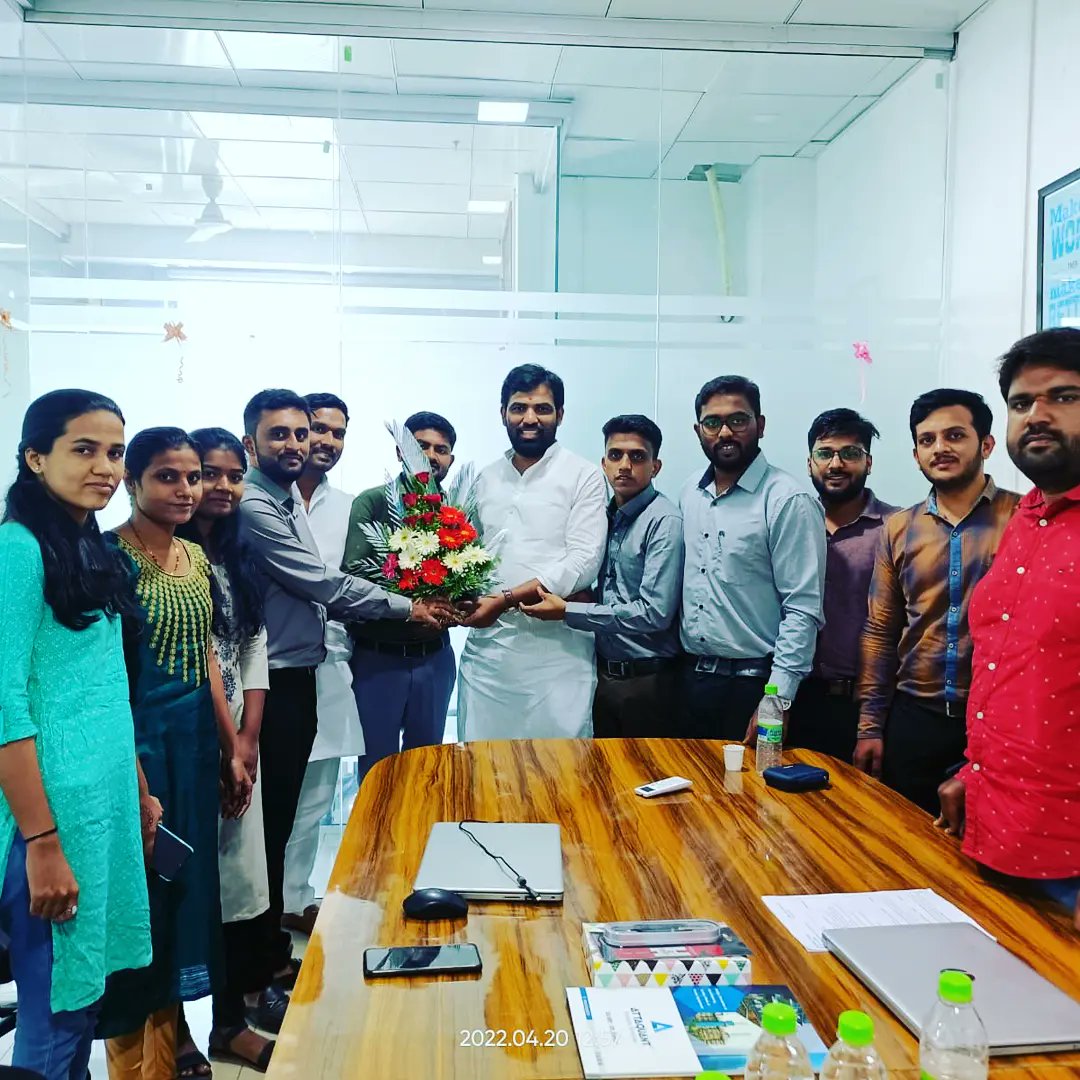 AttaquantLtd's tweet photo. MLA Ram Satpute visited our office and guided us for the better reach. We are thankful for there time and the interaction done with our team.
#attaquant
#attaquant_enterprises_pvt_ltd
#Ramsarpute
#mla_ram_satpute
#Attaquant_office
#teamworkmakesthedreamwork
#Attaquant_team https://t.co/4Xgbc53jpU