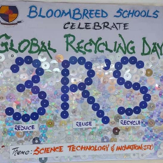 RanjitBaxi's tweet photo. Big thank you to our friends from @irecycleworld & Bloomsbreed School #Nigeria for celebrating @GlbRecyclingDay promoting #Recycling & #plasticwaste reduction, sharing message #thinkResource #Notwaste with presentations given by the pupils @_AfricanUnion @ClimateWed @UNEP_Africa https://t.co/EajfjK9n2W