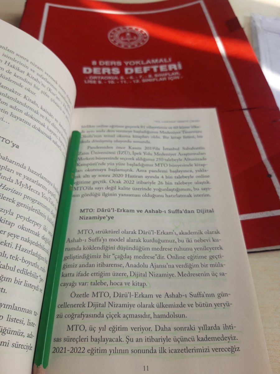 #MTO Darul Erkam ve Ashabı Suffa'dan Dijital Nizamiye'ye

3 K'yı okumak, 
1-Kitabı Kerim'i, 
2-Kainatı, 
3-Kendimizi 

Okulda dersten arta kalan zamanı değerlendirme🌸
Kitabı okumaya başladım, Rabbim etkisini halk eylesin🤲
#YolHaritası 
@yenisafakwriter 
@A_MTO2021