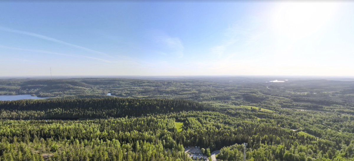 OlliPaj's tweet photo. @satuhassi Kummasti näkymä Ukko-Kolilta itään (Pieliselle) on "kansalismaisema", mutta länteen (metsäisiä vaaroja) on vain geneeristä puutalous/malminetsintäaluetta. 🤷‍♂️

https://t.co/gq3GHsW3CG https://t.co/IseD1yuXE7