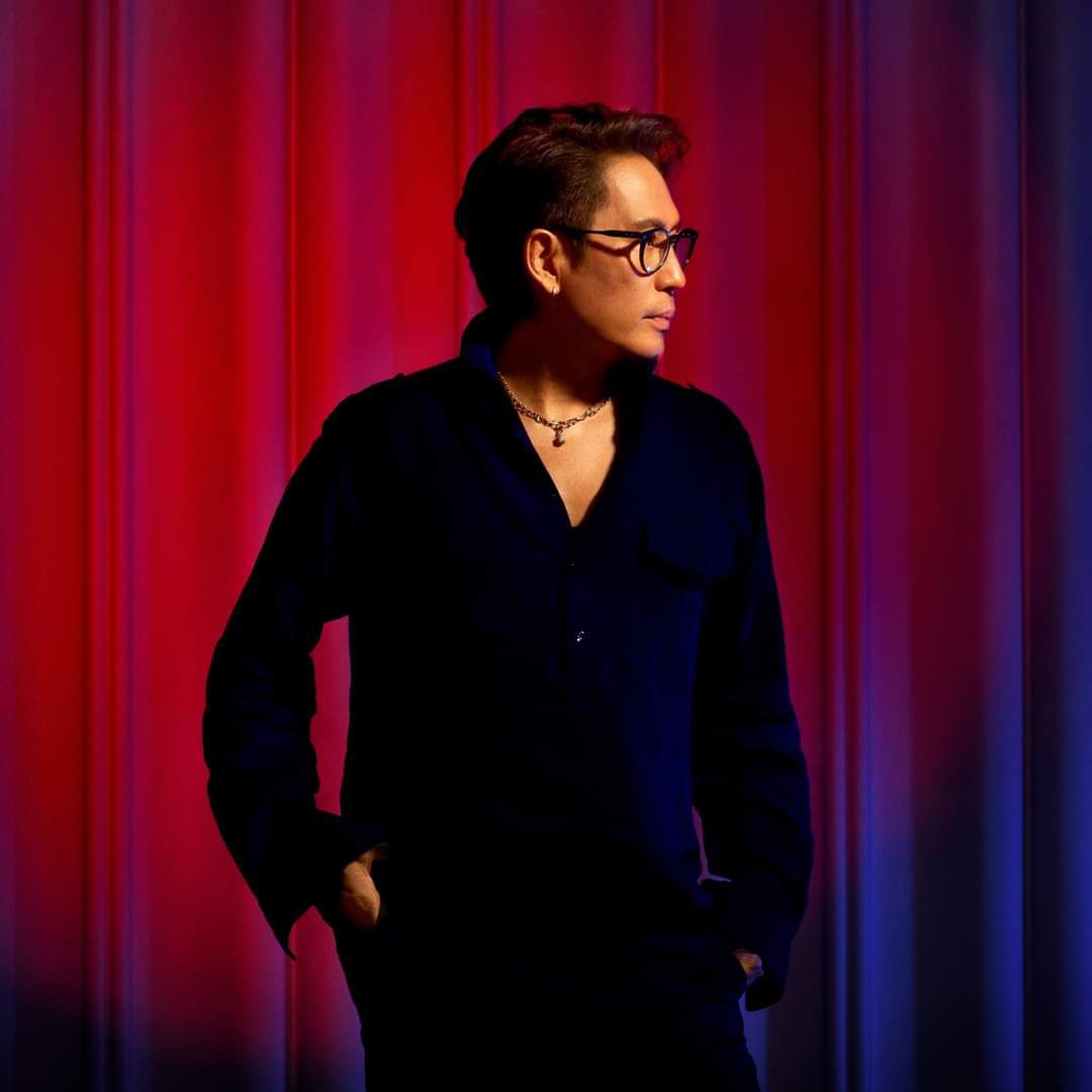 mmenders1's tweet photo. #TpopComeback
ศิลปินระดับตำนานกลับมาแล้ว!!
เบิร์ด - ธงไชย แมคอินไตย์ (Bird Thongchai) เตรียมตัวปล่อยซิงเกิลใหม่ “เพลงที่ไม่มีใครฟัง” รอฟังพร้อมกันวันที่ 22 เมษายนนี้
#เพลงที่ไม่มีใครฟัง
#BirdThongchai
#เบิร์ดธงไชย
#TpopIsComing
#Tpop https://t.co/38R5bM6aJQ