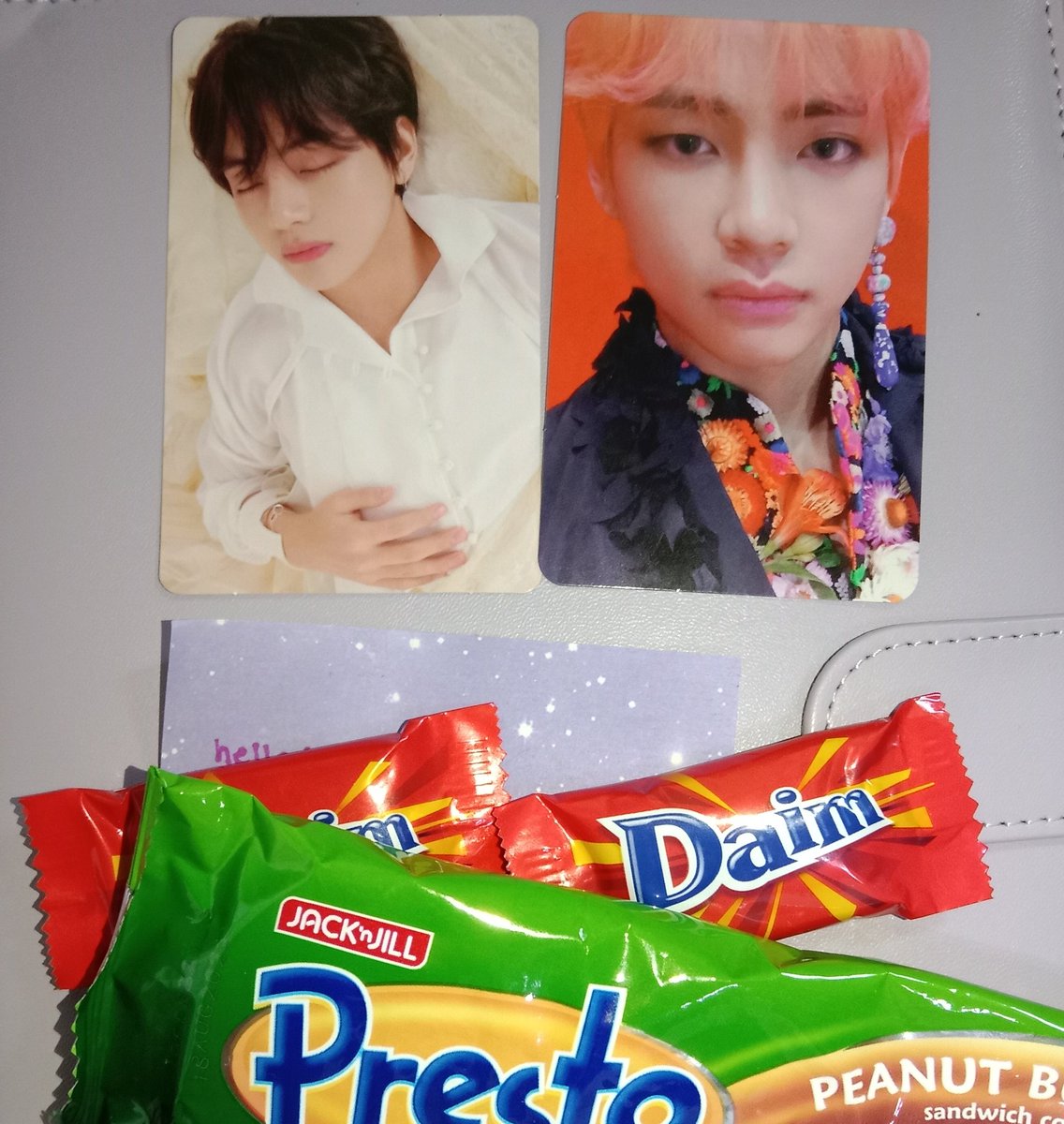 aaai_mee's tweet photo. hi!! @jakegaurles tysm for letting me adopt tae! well packed and thanks also for the freebies!🤍 https://t.co/Ze7xeJsfJn
