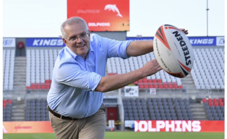 Who taught this lad to throw 🙃 

For a man who excels in passing the buck, this is brutal. 
#ScottyMustGo 
#ScottyCantThrow