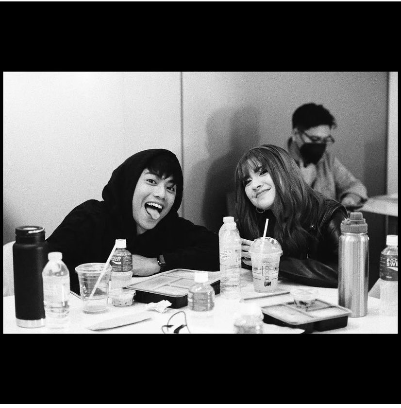 It screams POWER COUPLE!!!! Rak n Roll mga ponkans🤟🏼🍊🧡