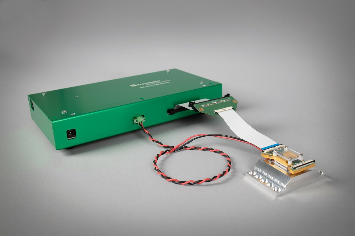 FraunhoferHHI's tweet photo. Visit us at @PHOTONICSWORLD to see: optical beam steering with #PolyBoard 2D phased array, non-destructive testing, photodetectors for sensing applications, #PICEvaluation with PIConnect, EML for optical transmitters, #Photonics PoC #Sensing &amp; #LiFi!

👉https://t.co/bWqqY3PANP https://t.co/f4H6Pl0oJ5