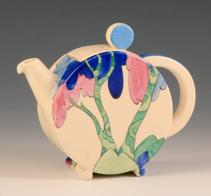 womensart1's tweet photo. 'Rudyard Bonjour' Teapot c.1933 by highly influential UK ceramicist Clarice Cliff #womensart #NationalTeaDay https://t.co/lHOdE5FEoj