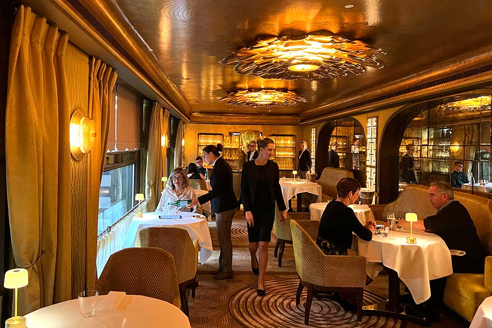 So @GordonRamsay has just opened a third restaurant at @TheSavoyLondon. But what's it like? We take a Test Drive to find out: https://t.co/Mrs9n40q96 https://t.co/NXgfzQOzCN