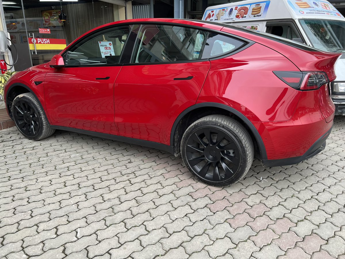 शहरमा वान पिस हो कि जस्तो पो लाग्यो त :-)
 #Tesla