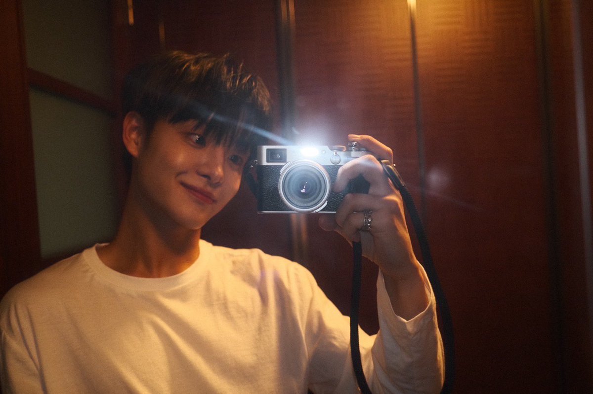 hooniestyles's tweet photo. this jihoon                   with this asahi https://t.co/BN0jhcTO9r
