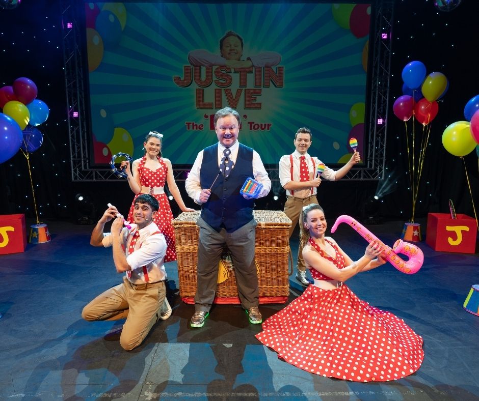 YorkTheatre's tweet photo. 🎈🎷😃Looking to end the Easter Holidays with a bang? There are still a handful of tickets left for #JustinLive, the super-fun show with the CBeebies' legend. 

Performances today and tomorrow at 11am and 2.30pm. Get tickets online or on the door:

https://t.co/BZ7CsDCfKS https://t.co/D5hdqnpNbl