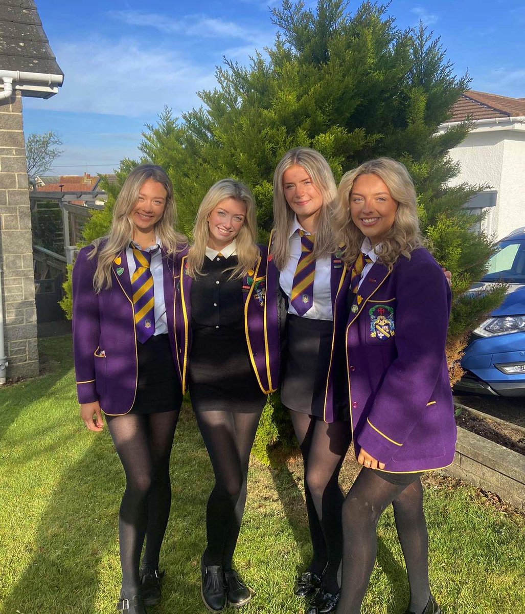 Marr_Portland's tweet photo. Itβs our last day at school! Weβve had a fab time being your Portland house captains and would like to wish next years captains the best of luckβ€οΈπββ¬ #PortlandPanthers #ClassOf2022 https://t.co/whWROTfvFO