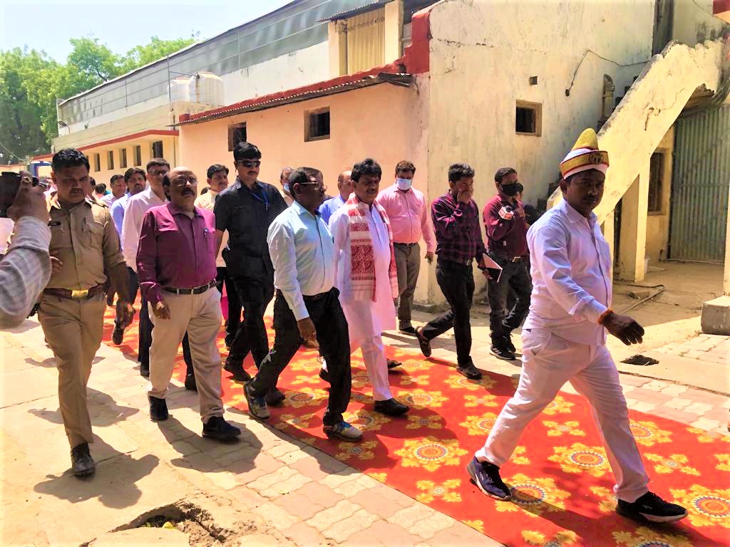 up_dte's tweet photo. Inauguration of #ApprenticeshipMelaUP2022 at Aliganj Lucknow by the government dignitaries. The Mela aims to bridge the skill gap and provide the right apprenticeship opportunities to the aspirants trained at Industrial Training Institutes located across U.P #RojgarMela2022 #ITI https://t.co/M8xqt2etXK