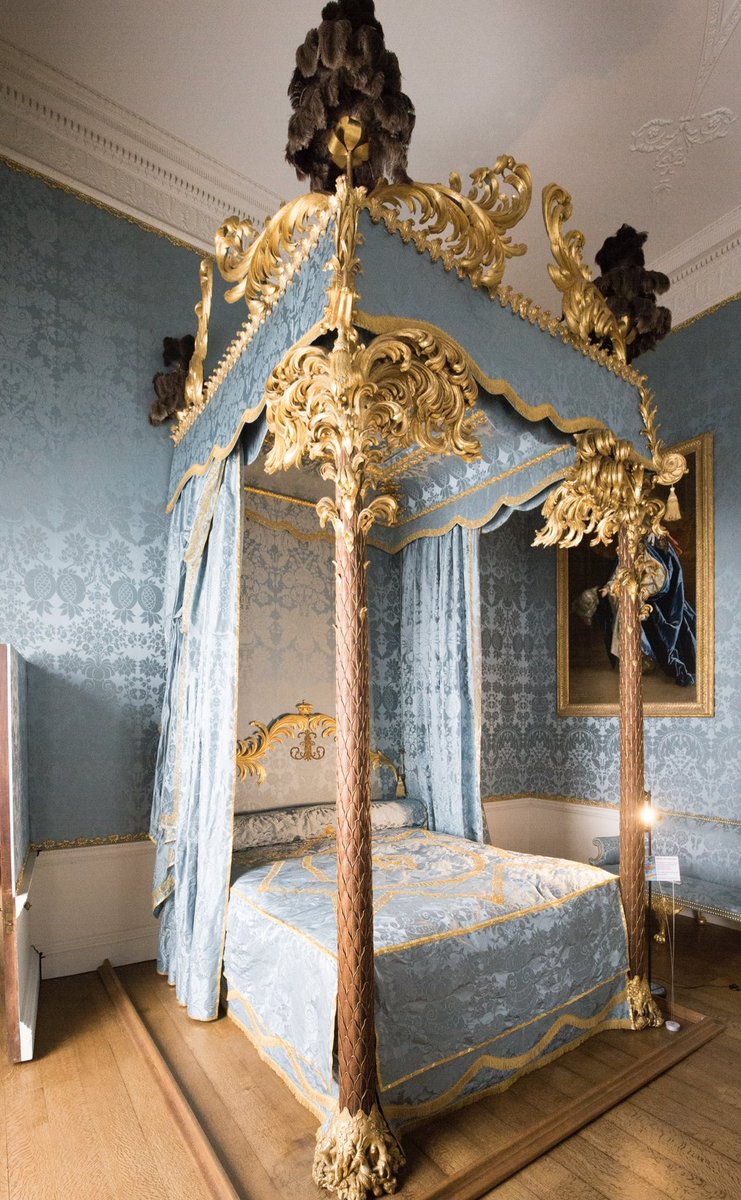 PeterNLindfield's tweet photo. Taking time to re-review my monograph on @strawbhillhouse and my publisher encouraging me to include MORE images—first time I’ve been asked to up the image count—I think it’s appropriate to illustrate the @KedlestonNT #statebed for a size comp. with Chute’s modest #Gothic attempt https://t.co/9Q3cuV32mC