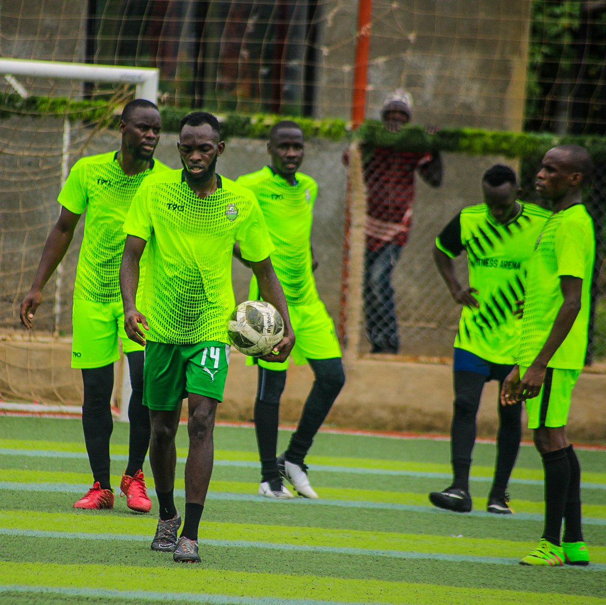 KosaLeague's tweet photo. Pure facts: Tsunami FC
1. Each time you make mention of their tired reflector jackets, these old men throw tantrums
2. Their modus operandi is tackling, fairplay is a myth to them. 
3. A super talented squad but disorganization has them in the bottom 3 (you wonder)
#Kosaleague https://t.co/C1f6GJ8Jse