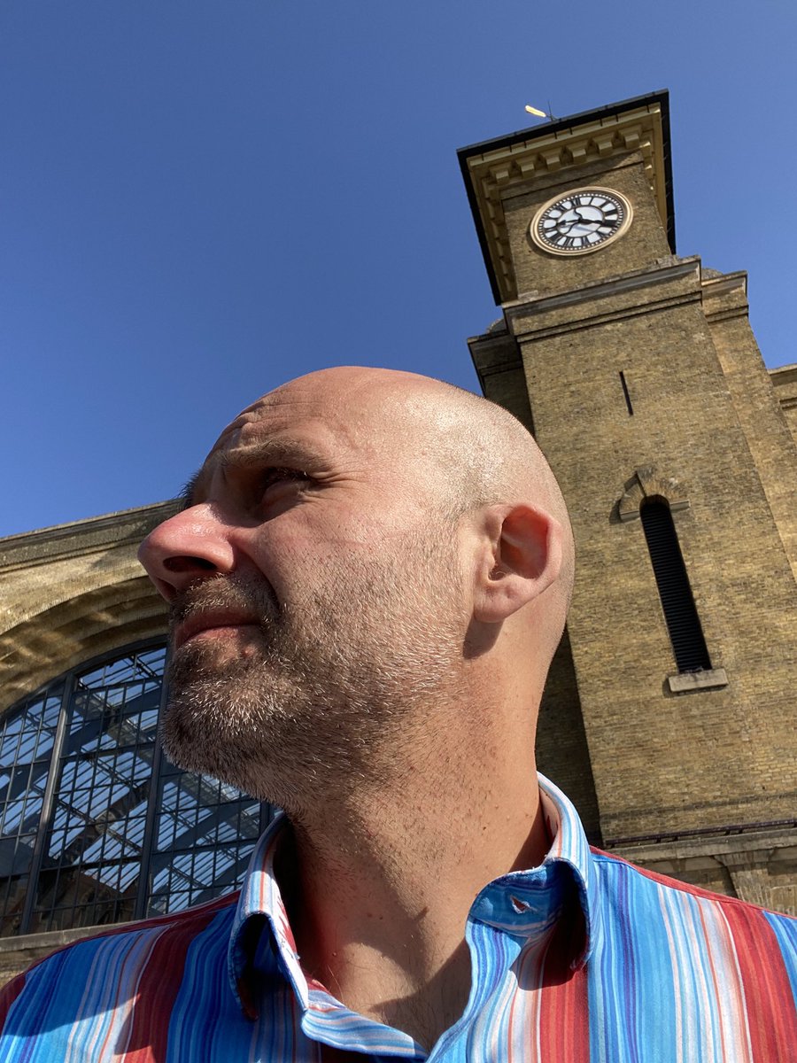 AndyBoothman's tweet image. Good morning London it’s been a while. First face to face meetings I’ve had in the capital for a while. Beautiful sunny spring day 🌞👍 #showyourstripes #climatecode