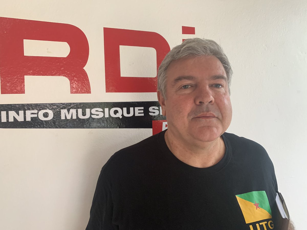 rdi_guyane's tweet photo. Bruno Niederkorn, Syndicat UTG, professeur d’histoire au #lycee Jean-Marie Michotte était l’invité de MIDI AYO #Guyane https://t.co/X9yFESqFlu