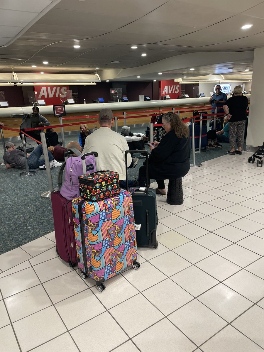 LifeStyledBySam's tweet photo. @Avis waited over 4hrs (with my 11 yr old daughter) for a car at Orlando International on early (2am) Wednesday, just for you to deny me a rental because all I had was a debit card with me. I prepaid! Shame on you. I would like a refund please! https://t.co/b5SQ3GI3n9