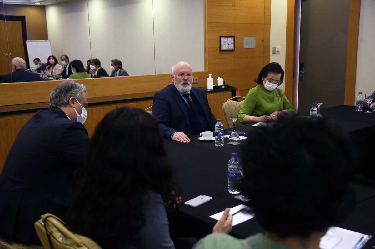 EUDelegationTur's tweet image. @EU_Commission 🇪🇺#YeşilMutabakatı’ndan Sorumlu Kıdemli Bşk.Yard. @TimmermansEU Ankara ziyaretinin ikinci gününde ilk olarak iklim değişikliği konusunda aktif STK'lar ile bir araya geldi. Görüşmede,🇹🇷'deki sürdürülebilir kalkınma potansiyeli konusunda görüş alışverişinde bulunuldu